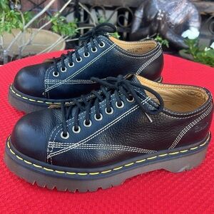 🏴󠁧󠁢󠁥󠁮󠁧󠁿 Vintage Dr. Martens MIE 2A81 Chunky Black 90’s Style Oxfords UK 5